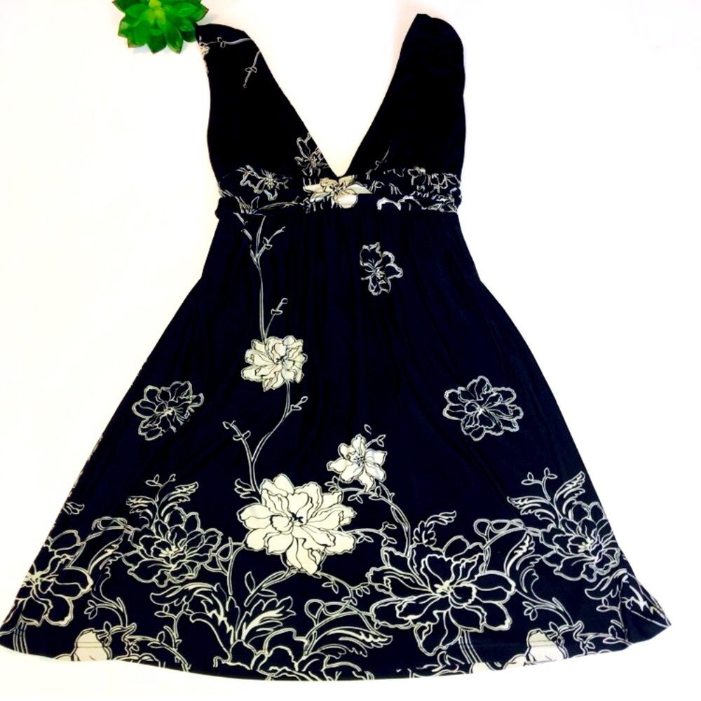 Black and white floral dress/tunic